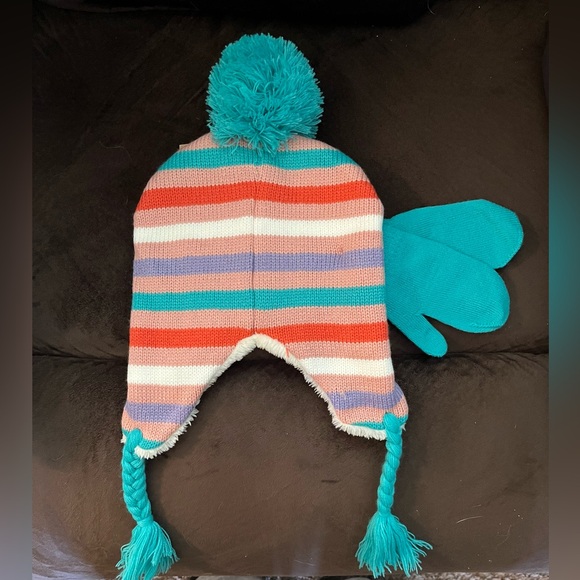 Fanes Paul youth girl’s hat and matching mittens. NWT. - Picture 4 of 8